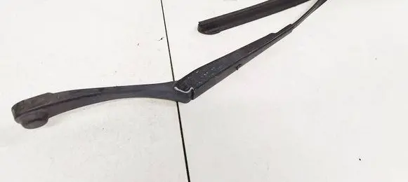 Mercedes-Benz C AMG W204 Front wiper blade arm A2048200044