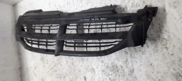 Chrysler Voyager Front bumper upper radiator grill