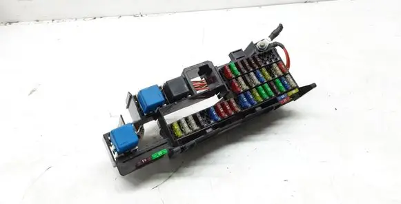 Mercedes-Benz Vaneo W414 Fuse module A1685453340