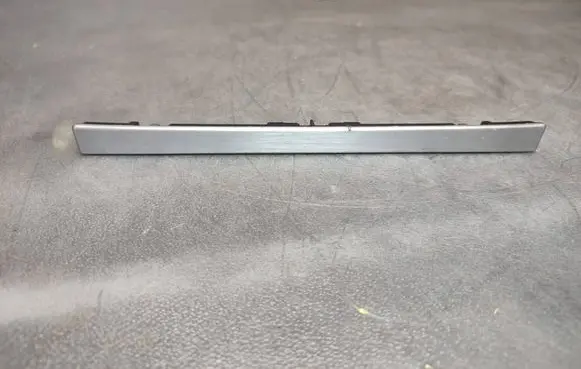Dashboard glove box trim