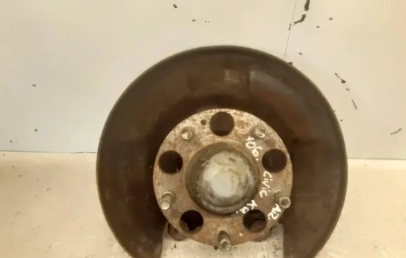 Honda Civic Rear wheel hub spindle/knuckle 