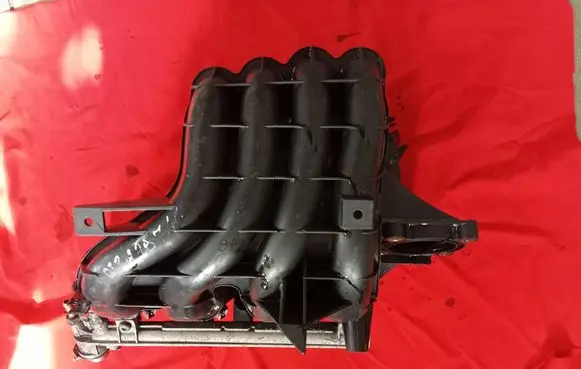 Volkswagen Golf IV Intake manifold 0368129711B 036129711BK