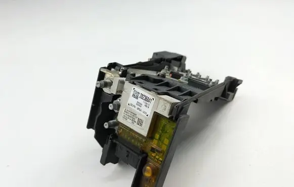 Peugeot 308 Fuse module 28236841