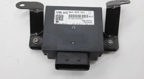 Volkswagen PASSAT B7 Power management control unit 3AA919041