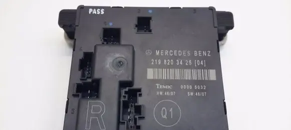 Mercedes-Benz CLS C219 Door control unit/module A2198203426