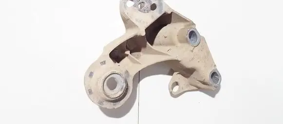 Volkswagen PASSAT B5 Engine mounting bracket 4b0199352b