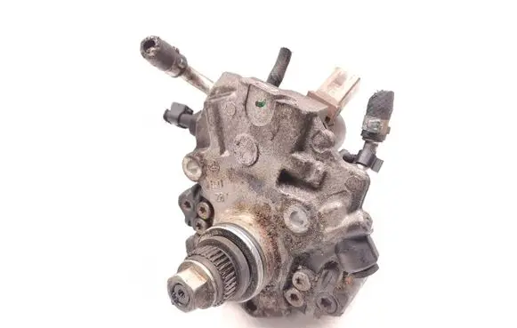 Infiniti Q50 Fuel injection high pressure pump A6510702301