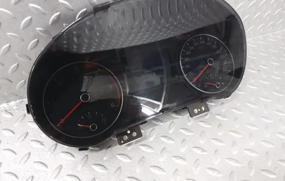 KIA Optima Speedometer (instrument cluster) 94013D4670