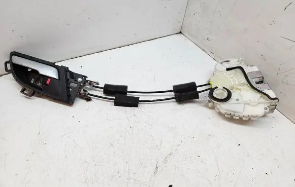 Honda CR-V Rear door lock