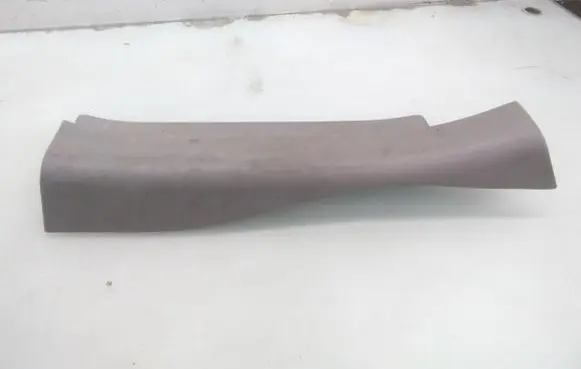 Nissan X-Trail T30 Rear sill trim cover H6115452300