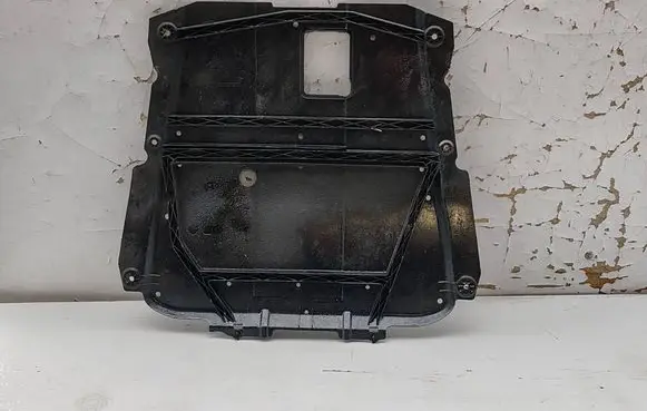Engine splash shield/under tray