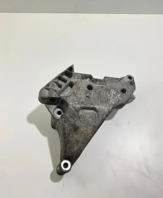 Skoda Octavia Mk2 (1Z) Engine mounting bracket 03G199207E