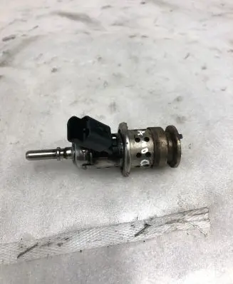 Opel Grandland X AdBlue injector 9813930180