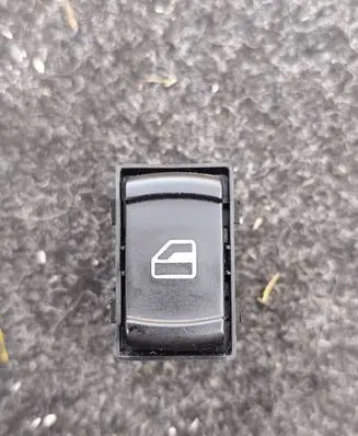 Volkswagen PASSAT B5.5 Quarter vent window switch 1J0959855