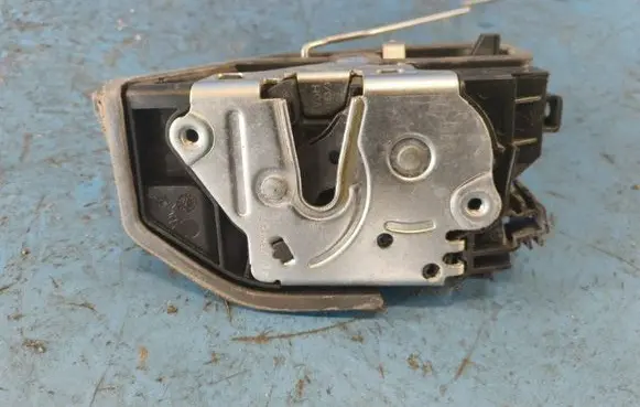 BMW 5 F10 F11 Front door lock 51217202143