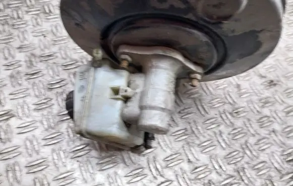 Opel Zafira B Brake booster