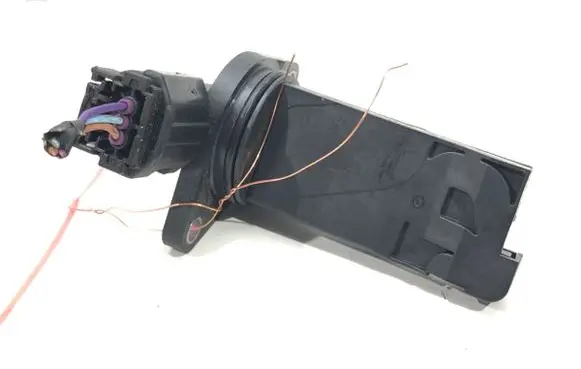 Mazda 2 Mass air flow meter E5T63271