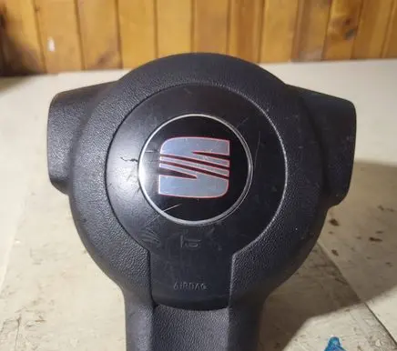 Steering wheel airbag