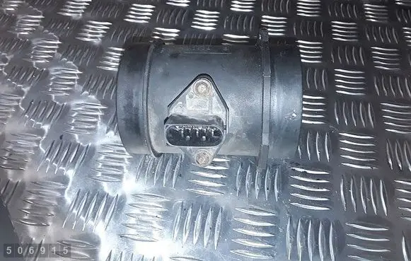 BMW 7 E65 E66 Mass air flow meter 0280218077 7501554
