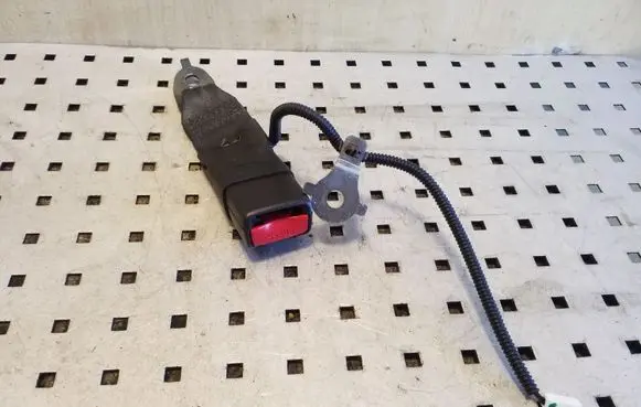 Honda Accord Rear seatbelt buckle 1056783