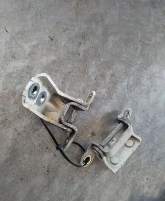 Nissan Qashqai+2 Rear door hinge set 