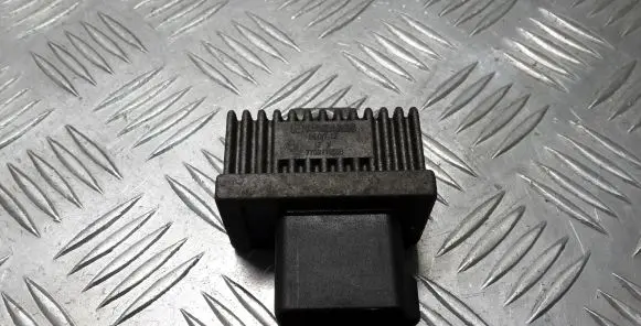 Renault Trafic II (X83) Glow plug pre-heat relay 7700115078