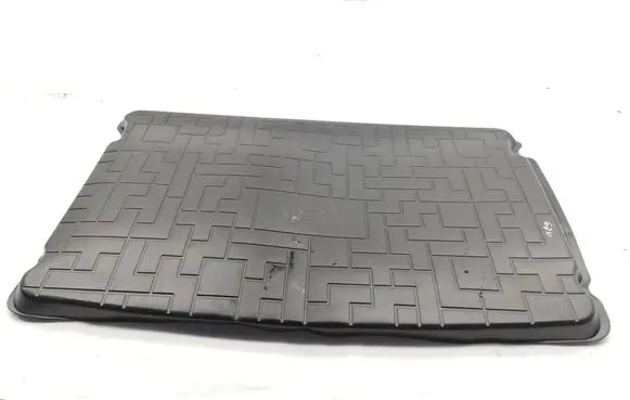 Trunk/boot floor carpet liner
