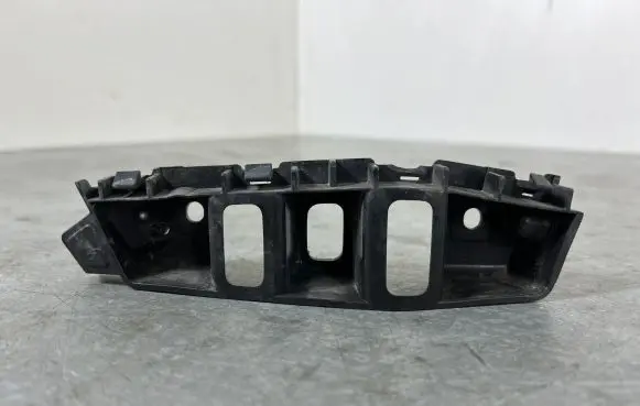 Volkswagen Touareg II Front bumper mounting bracket 7P6807183F