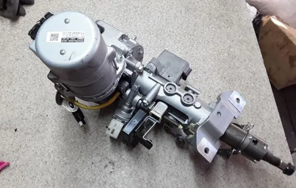 Steering wheel axle set