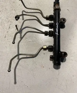 Ford Focus Fuel main line pipe 9804776780 171700831