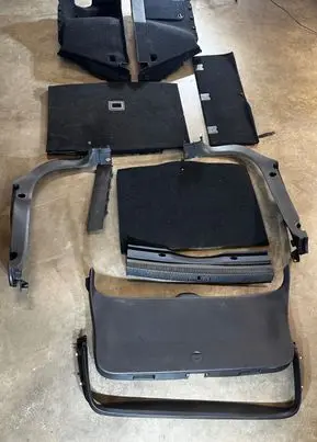Volkswagen Golf VI Tailgate trim 