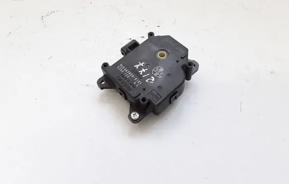 Toyota Urban Cruiser (XP110) Air flap motor/actuator 0638000181