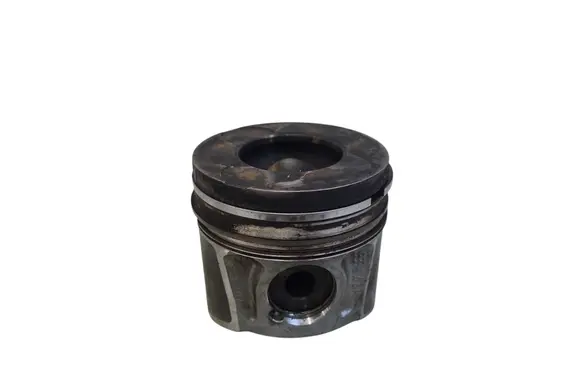 Volvo V50 Piston 
