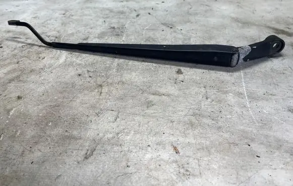 Toyota Corolla Verso AR10 Front wiper blade arm 6799nwb