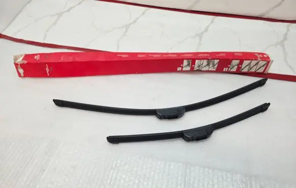 KIA Optima Front wiper blade arm L983FK2618L0