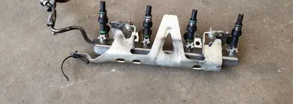 Nissan Note (E11) Fuel injectors set 