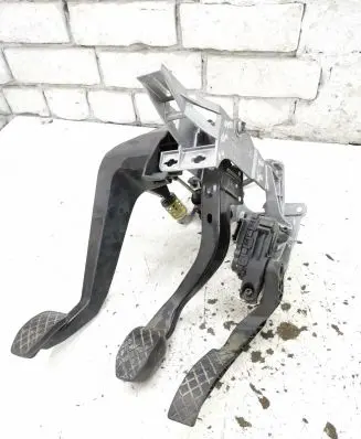 Audi A4 S4 B6 8E 8H Pedal assembly 8E1721117A