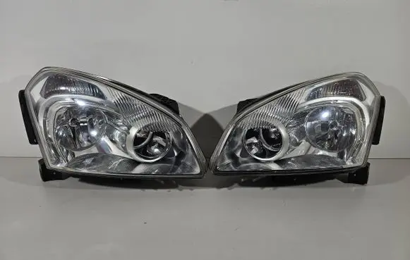 Nissan Qashqai Headlights/headlamps set 135120261002