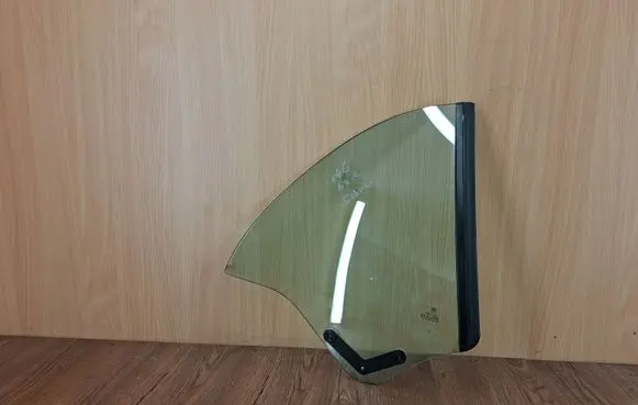 BMW 3 E46 Rear door window glass 51368209424