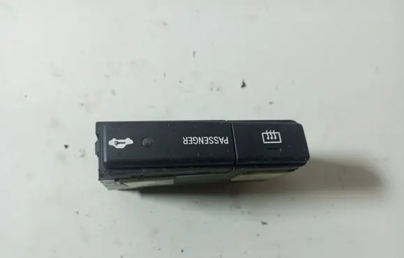 Toyota Avensis T250 Windscreen/window heater switch 8479005130C MS084100719