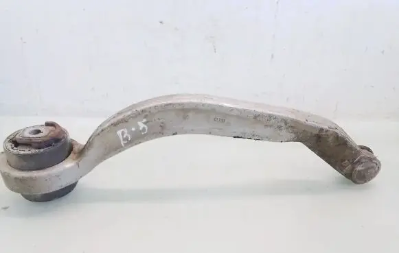 Volkswagen PASSAT B5 Front lower control arm/wishbone