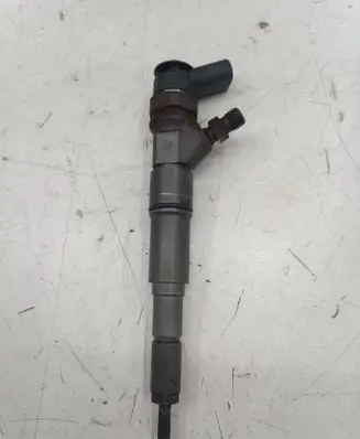 BMW 1 E81 E87 Fuel injector 0445110209
