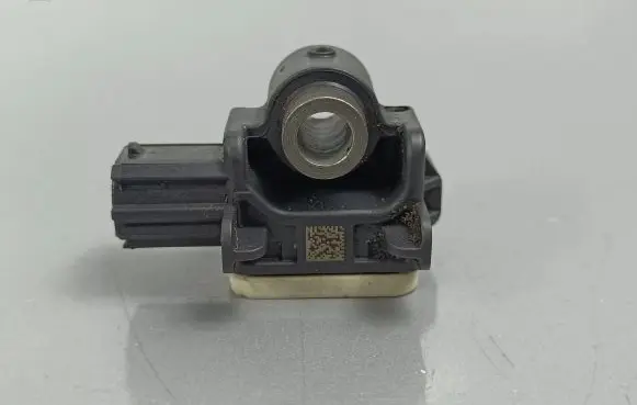 Mitsubishi Outlander Airbag deployment crash/impact sensor 8651A165
