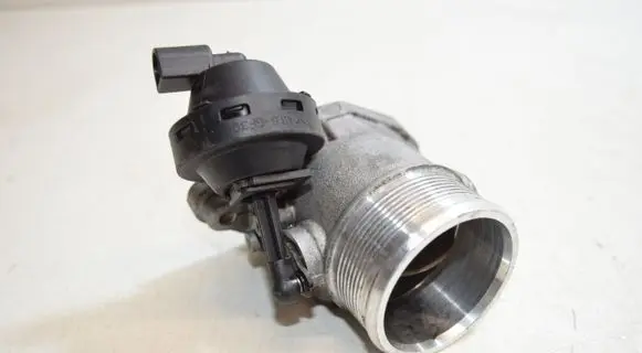 Audi A4 S4 B6 8E 8H Throttle valve 8E0145950C