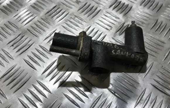 Mazda 626 Clutch master cylinder