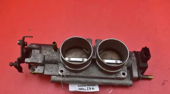 Opel Omega B2 Throttle body valve 90530438