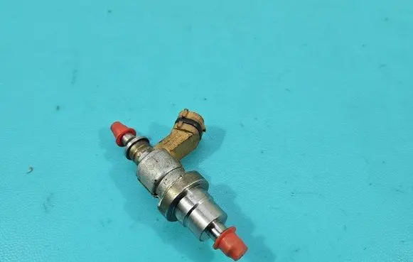 Fuel injector