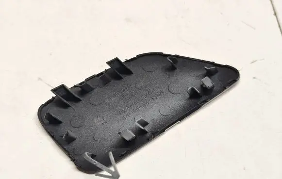 Nissan Leaf II (ZE1) Front tow hook cap/cover 622A05SK0A
