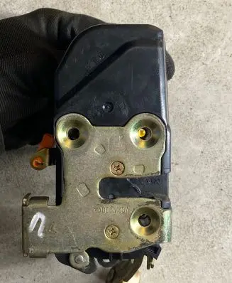 Jeep Cherokee III KJ Front door lock