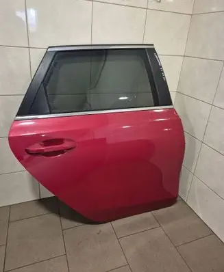 KIA Ceed Rear door 